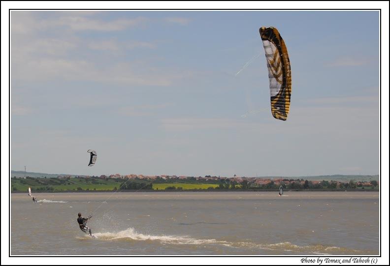 kitesurfing with FS Speed 3 kite