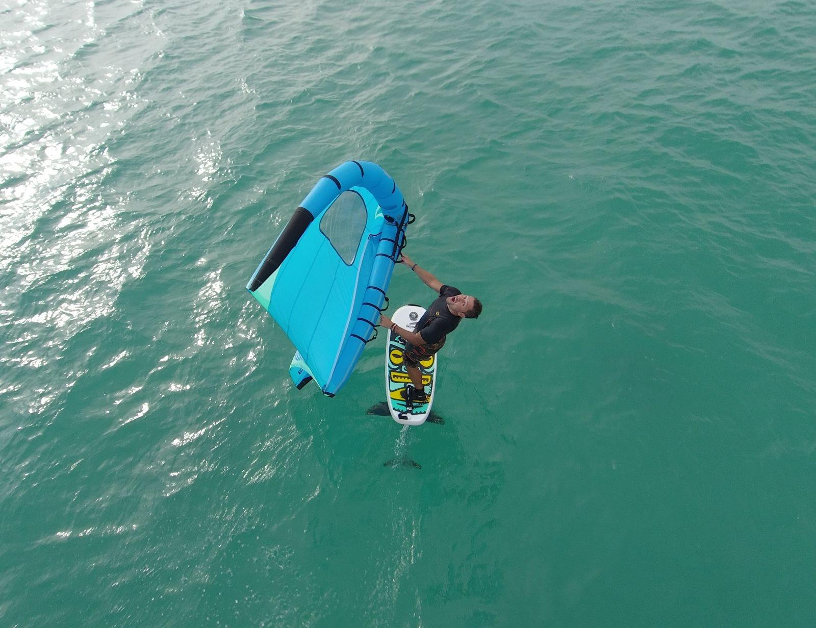 Jak funguje hydrofoil - wing-surfing